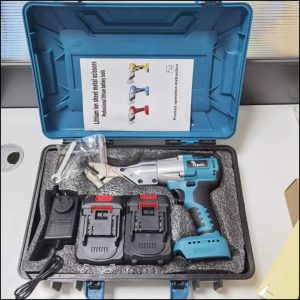 CORDLESS METAL SHEARER